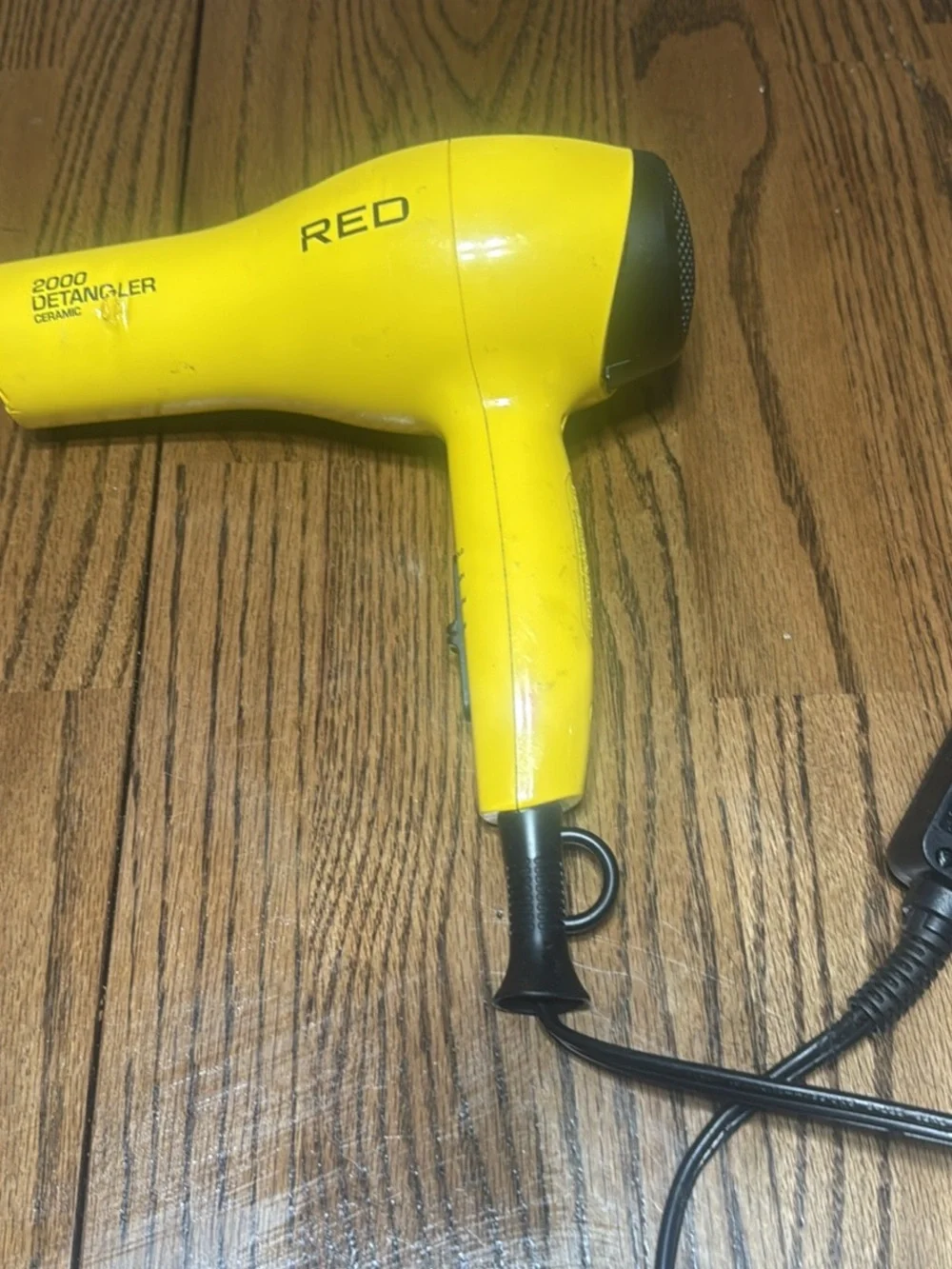Red 2000 Detangler Ceramic Hair Dryer in Yellow